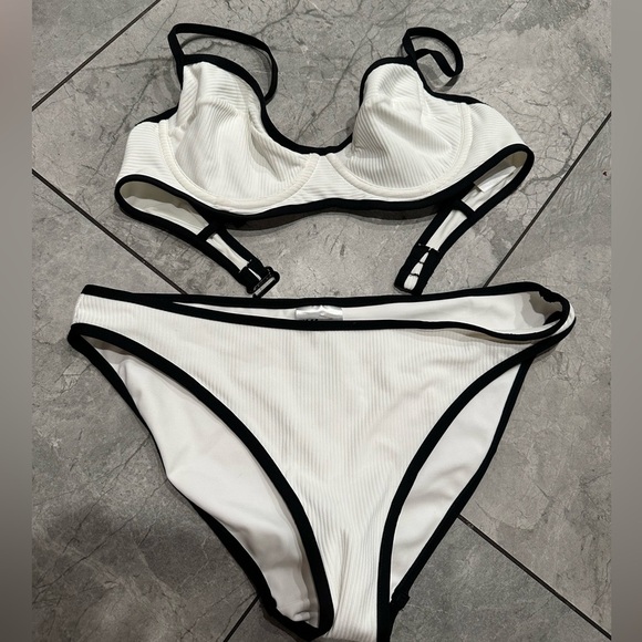 H&M Black and White Bikini Set - Picture 1 of 4